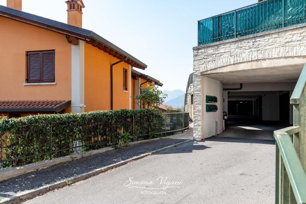 Il Giardino Di Laura Apartment Costa Volpino Exterior photo