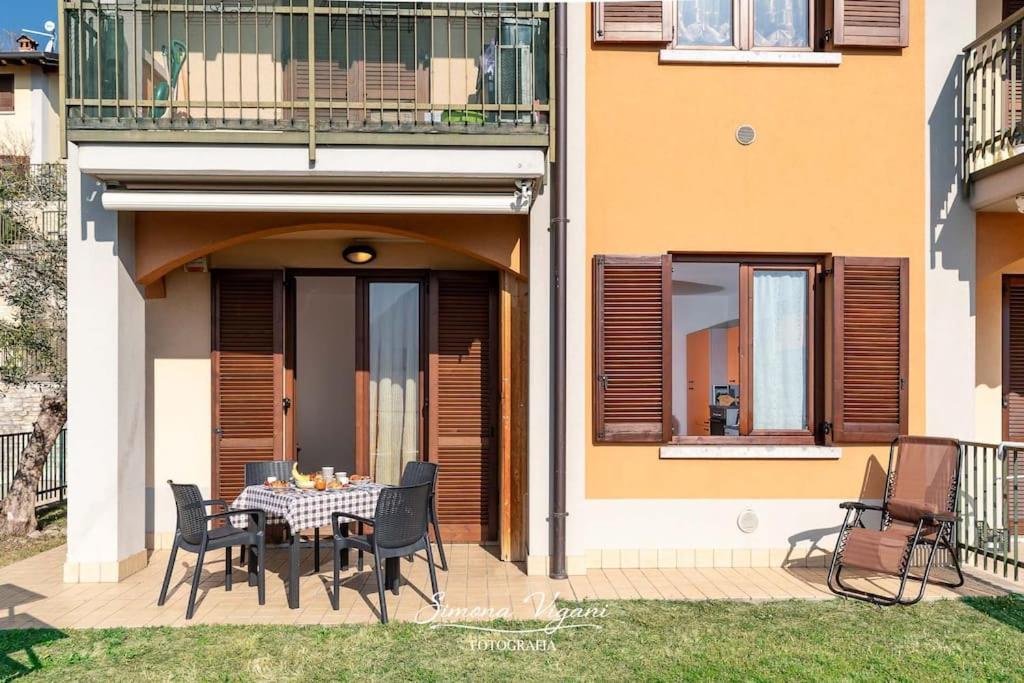 Il Giardino Di Laura Apartment Costa Volpino Exterior photo